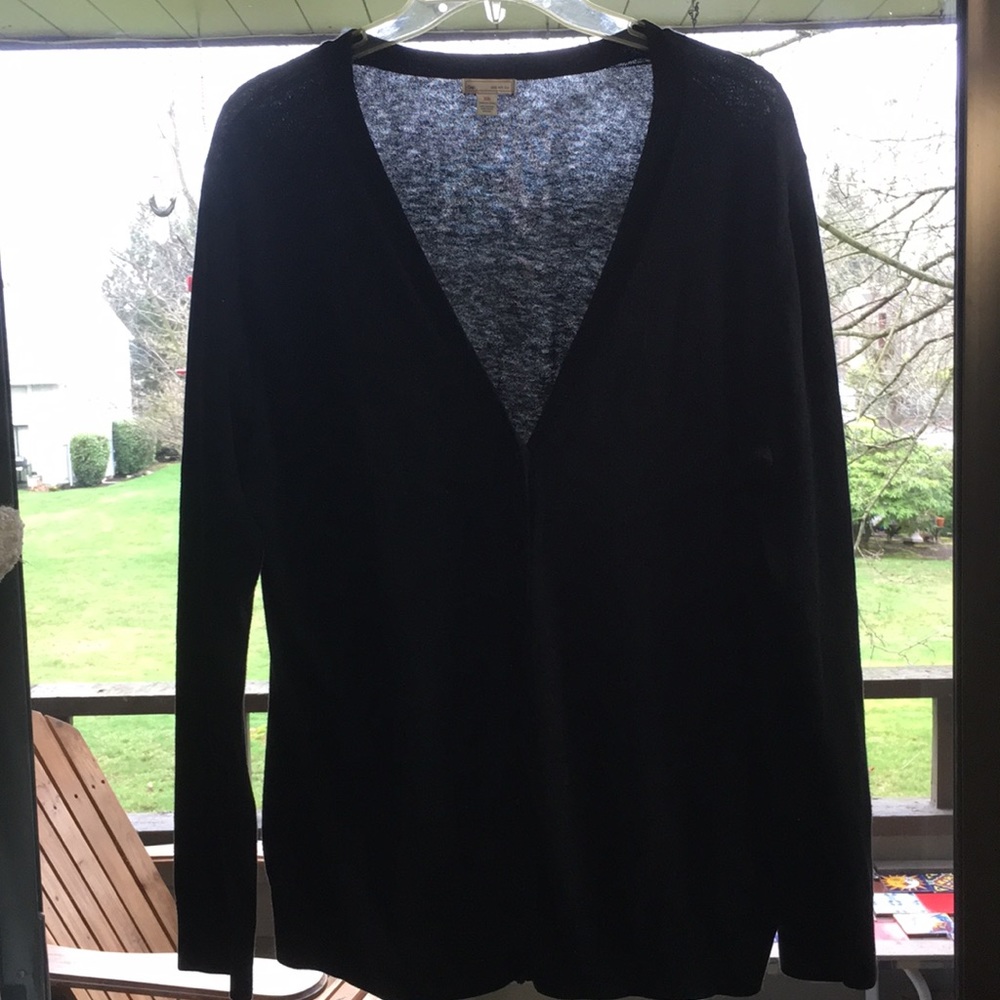 Gap Black Cardigan like new condition